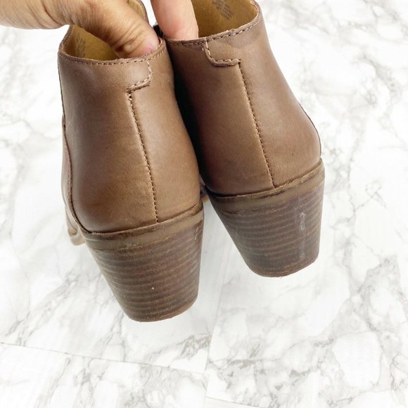 Lucky Brand Zavrina Leather Ankle Booties Cut Out - Picture 4 of 8